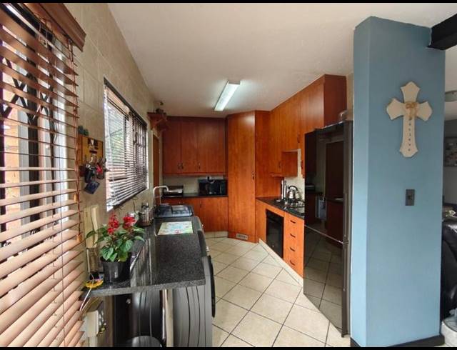 3 BEDROOM TOWNHOUSE FOR SALE IN FLORENTIA